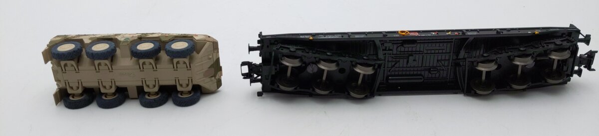 Marklin 48735 HO Scale 4MFOR FlatCar with ISAF Boxer Truck LN/Box