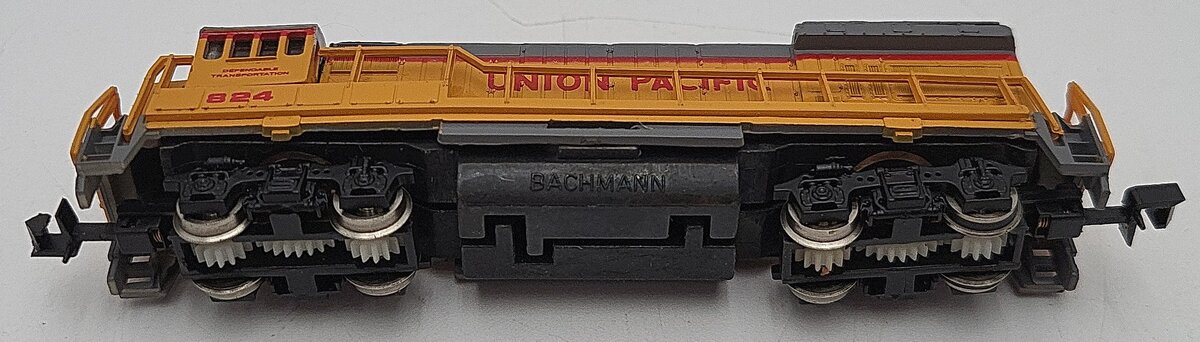 Bachmann 51-0640-01 Union Pacific N Scale GE U36B Diesel Locomotive #824 VG/Box