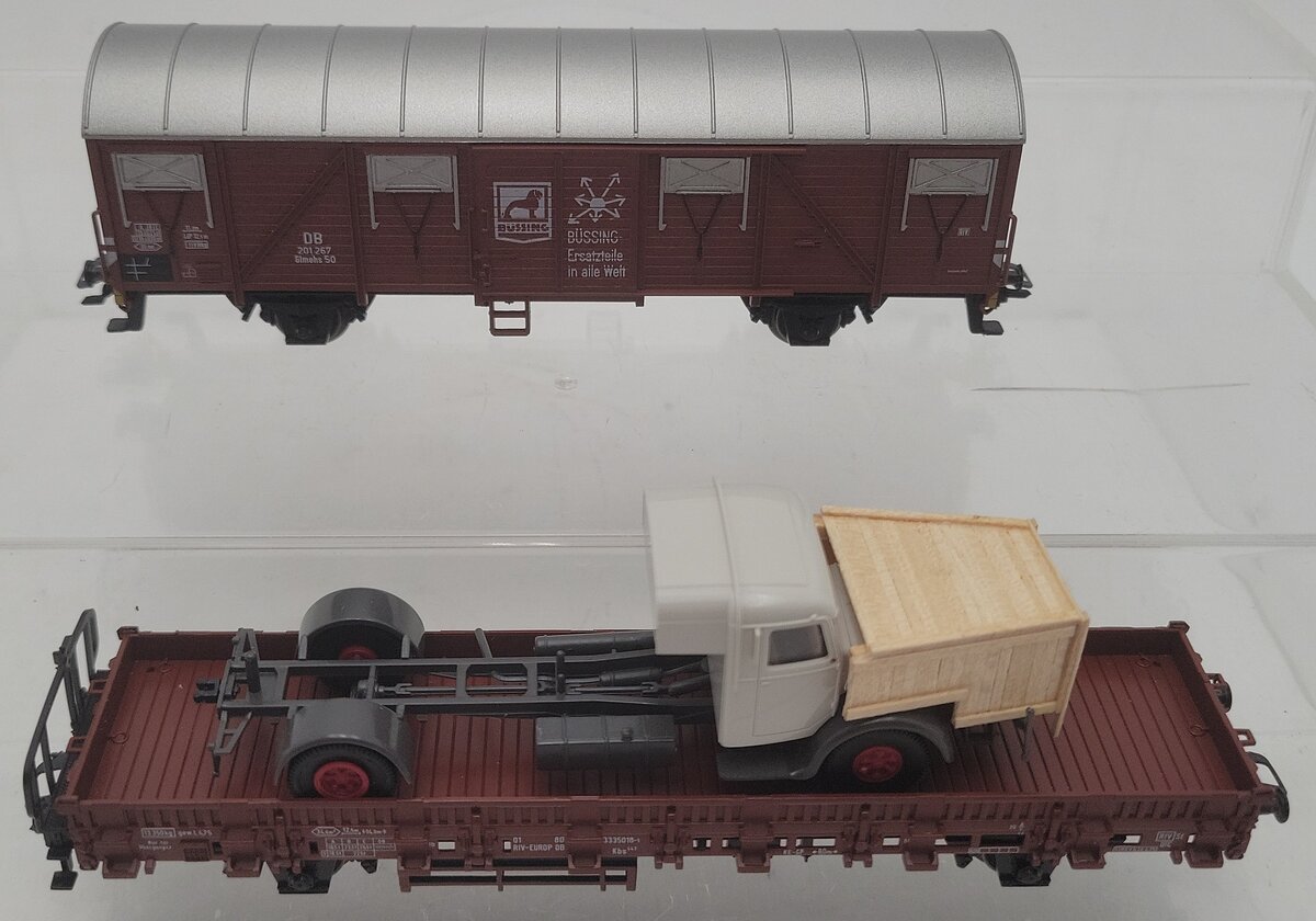Marklin 90390 HO Scale 100 Jahre Bussing Nutzfahrzeuge Freight Cars (Set of 2) LN/Box