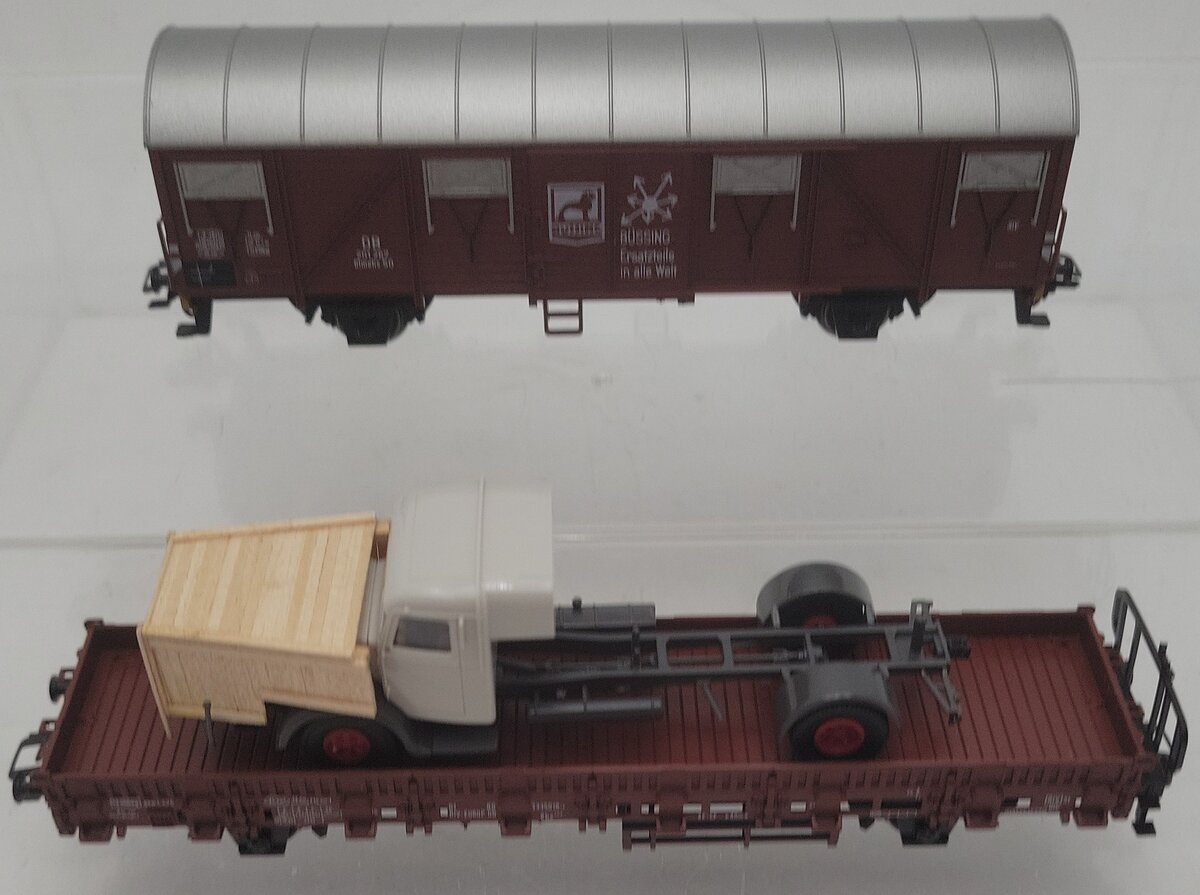 Marklin 90390 HO Scale 100 Jahre Bussing Nutzfahrzeuge Freight Cars (Set of 2) LN/Box