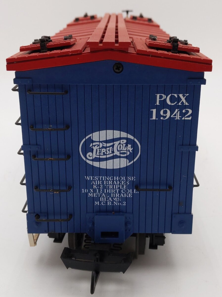 USA Trains 16126 G Scale Pepsi-Cola "Sing it out for Pepsi" Reefer #1942 VG