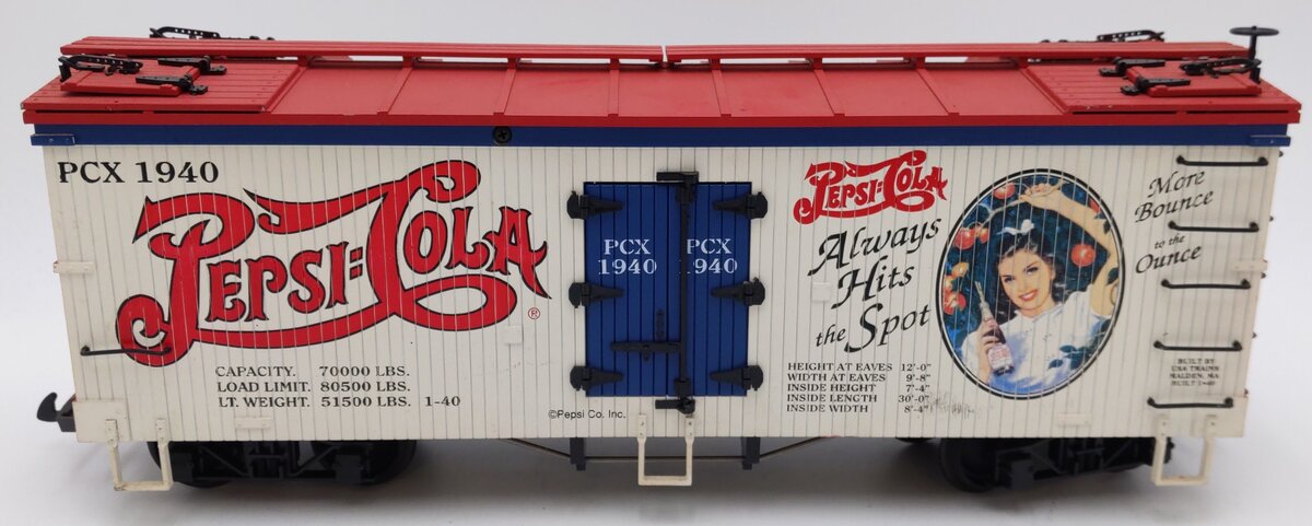 USA Trains 16122 G Scale Pepsi-Cola "Always Hits The Spot" Reefer #1940 VG