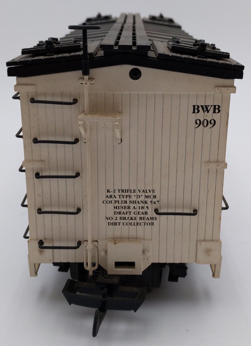USA Trains 909 G Scale Bear Whiz Brewing Co. Ms. Bear Whiz Beer Reefer Car VG