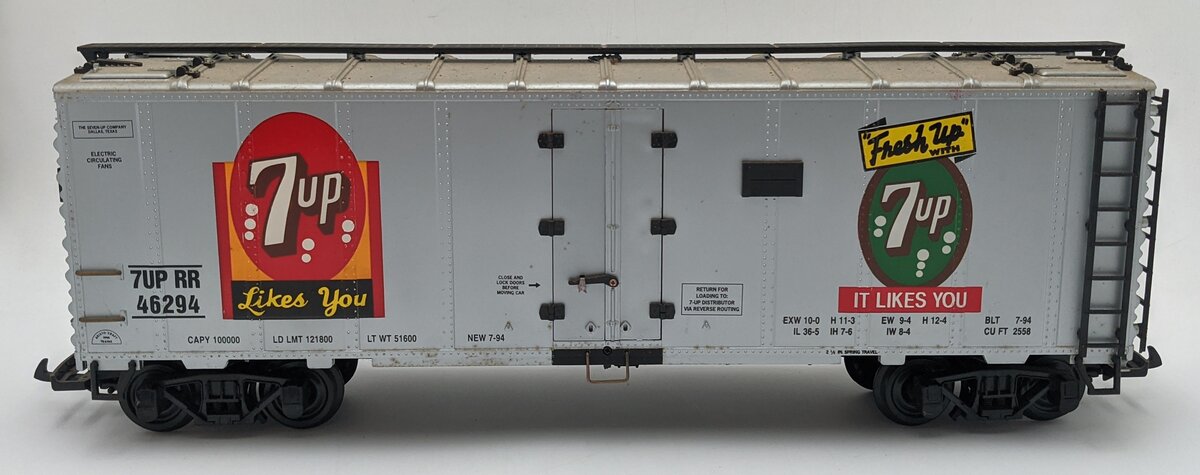 Aristo-Craft 46294 G Scale 7-Up Reefer Car (Plastic Wheels) VG