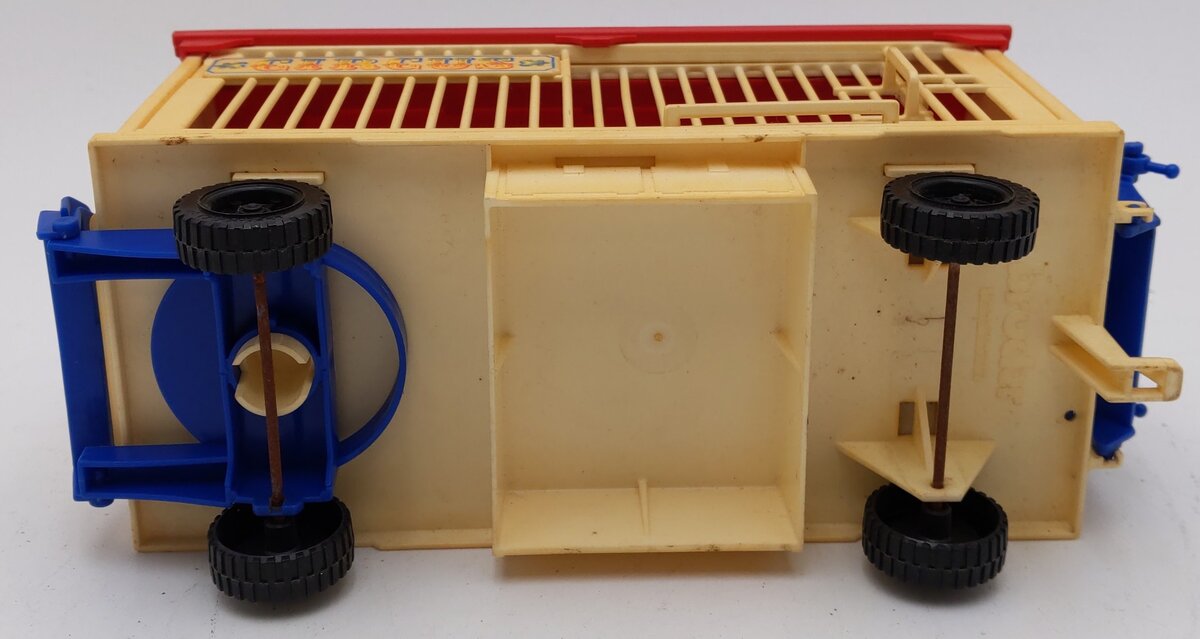 LGB 41380 G Scale Circus Car w/ Animal Cage