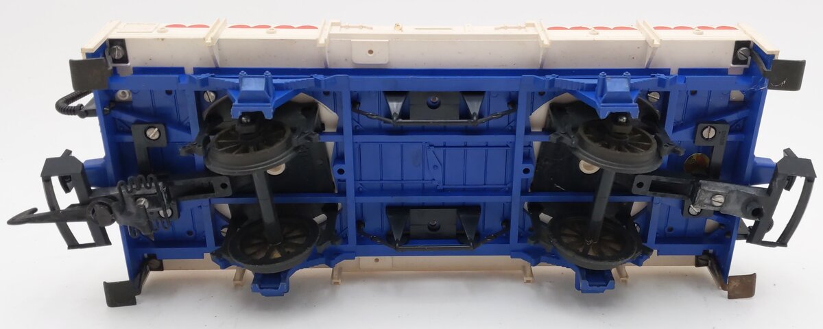 LGB 41380 G Scale Circus Car w/ Animal Cage