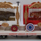 Bachmann 98372 G Emmett Kelley, JR. Circus Flatcar w/2 Animal Cages White & Red VG