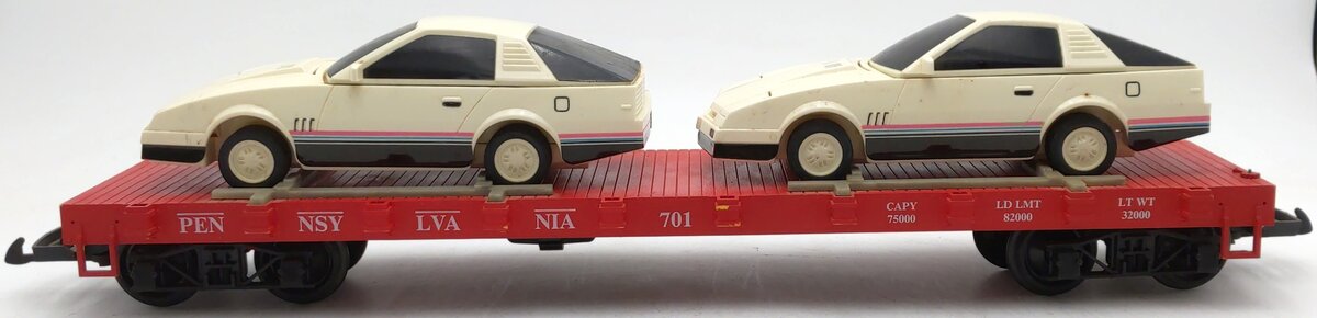 USA Trains 701 G Pennsylvania Flat Car with Two Autos EX