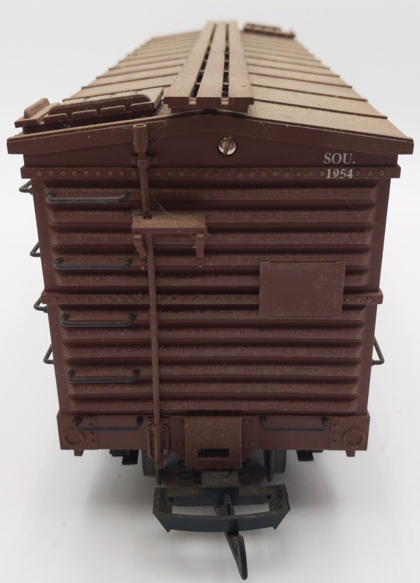 USA Trains 1954 G Southern Boxcar- Plastic Wheels EX