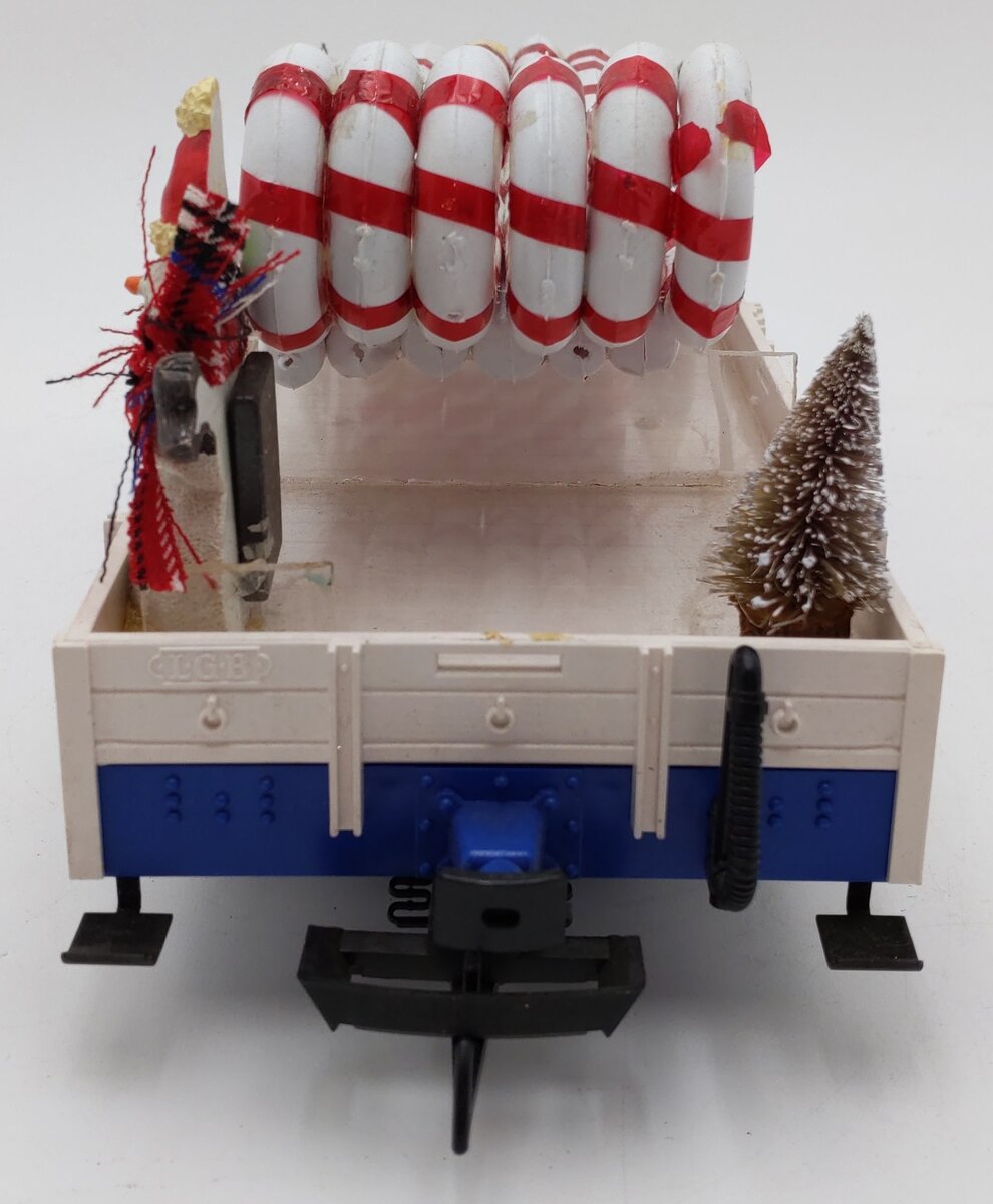 LGB 4038 G Scale Flatcar w/Custom Candy Cane Load EX/Box