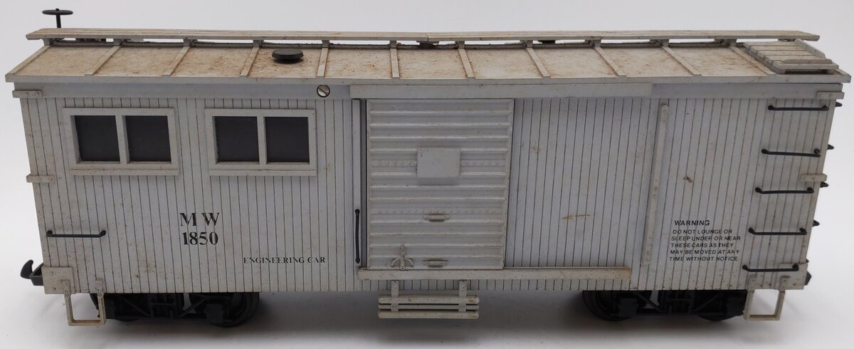 USA Trains R1850 G Maintenance of Way Engineering Car (Gray) VG