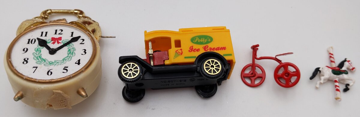 LGB 4021CT G Scale The Christmas Train Red Gondola w/Custom Christmas Load EX