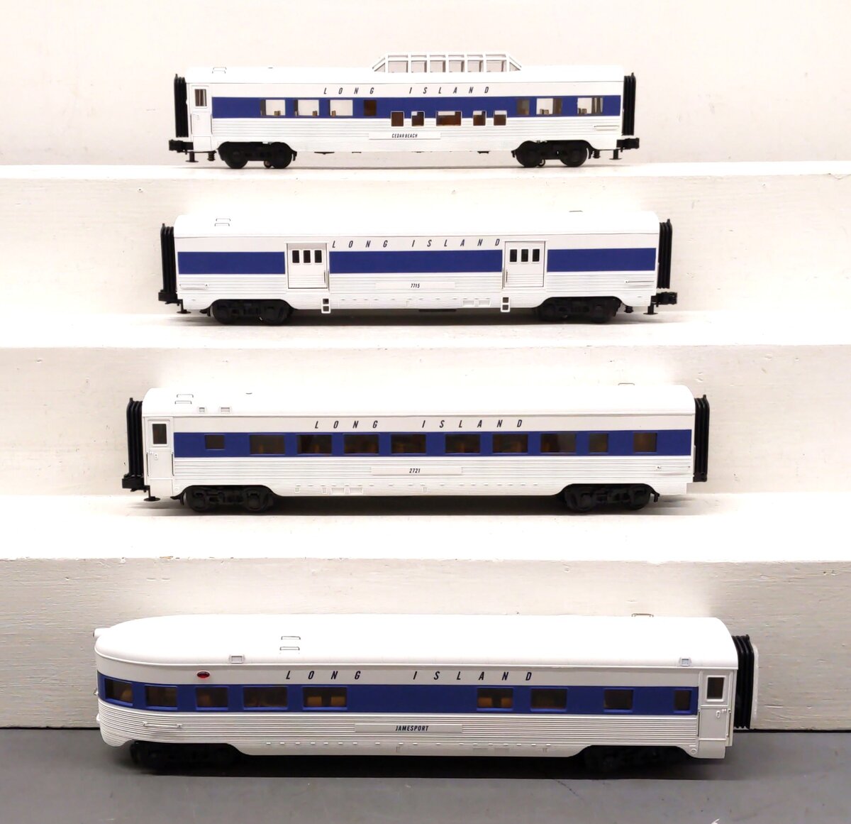 MTH 30-68035 O Scale Long Island 4-Car 60' Streamlined Passenger Set LN/Box