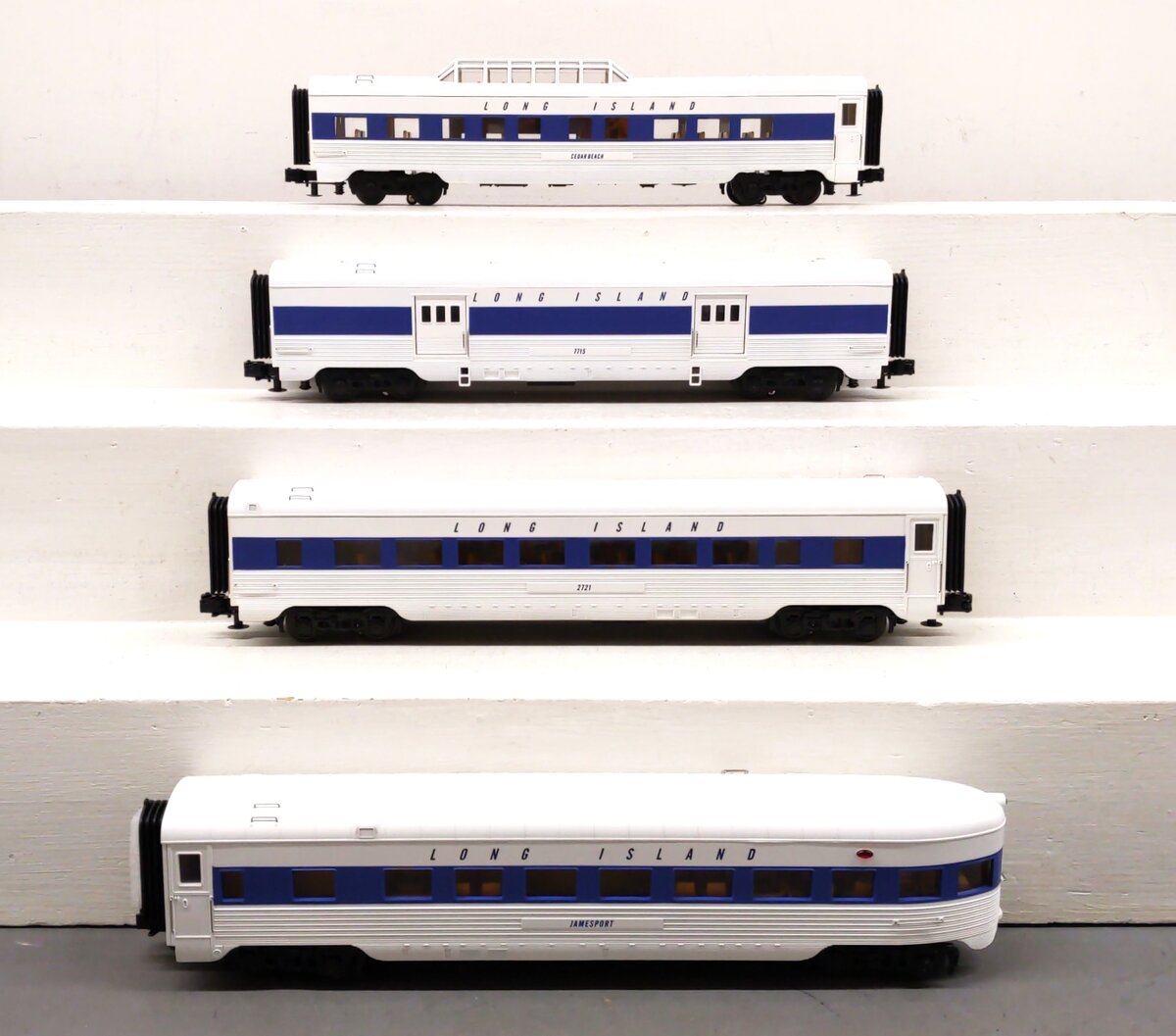 MTH 30-68035 O Scale Long Island 4-Car 60' Streamlined Passenger Set LN/Box