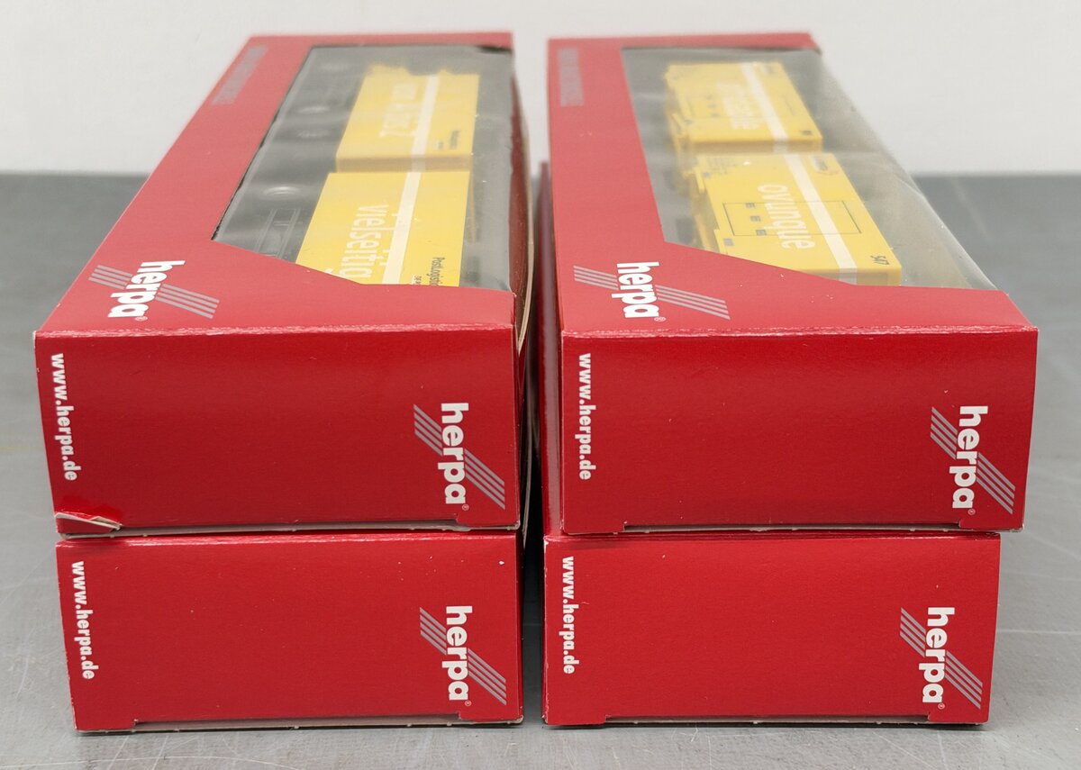 Marklin 47731 HO Scale SBB-CFF Schweizer Post Flatcars w/ Herpa Containers LN/Box