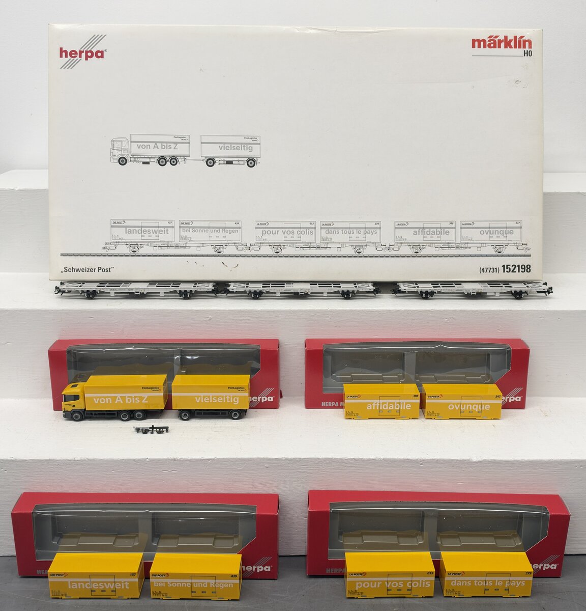 Marklin 47731 HO Scale SBB-CFF Schweizer Post Flatcars w/ Herpa Containers LN/Box