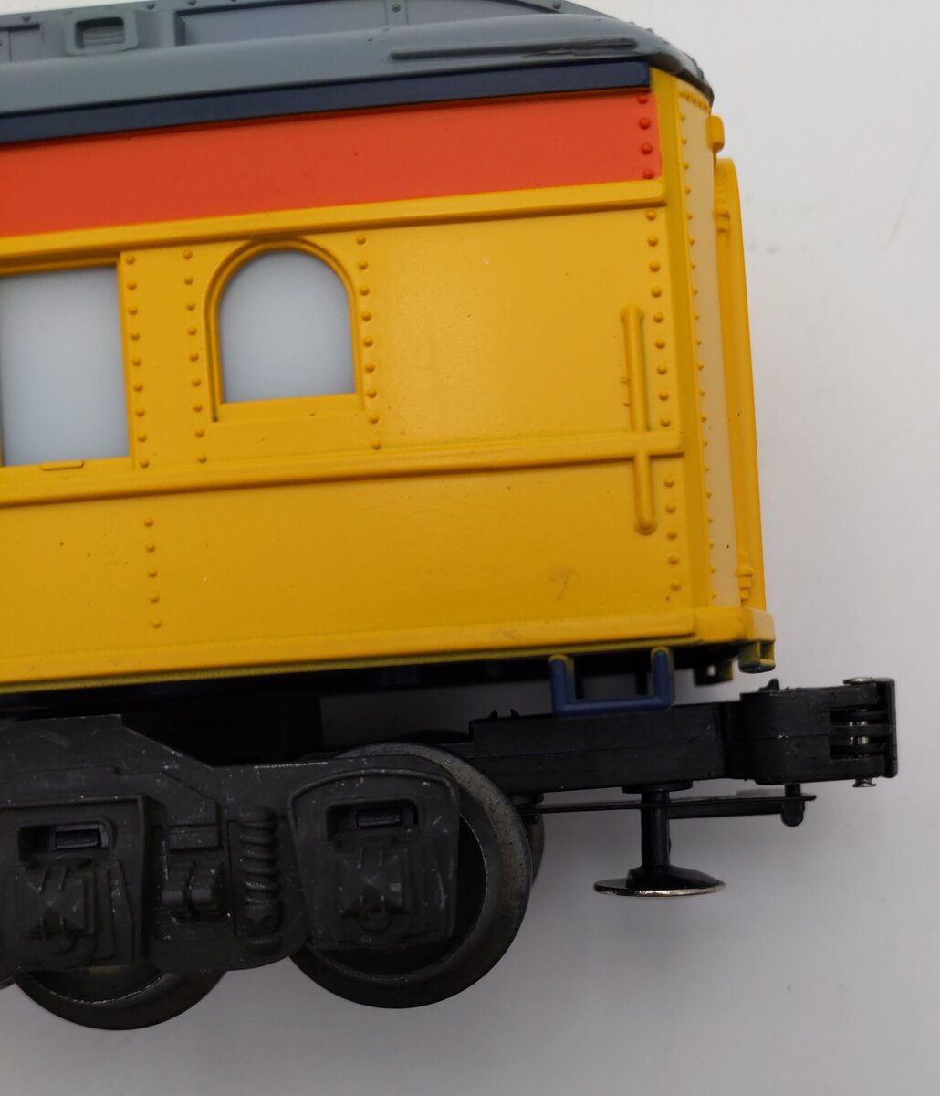 Lionel 6-9586 O Gauge Chessie Steam Special Dining Car #9586 VG/Box