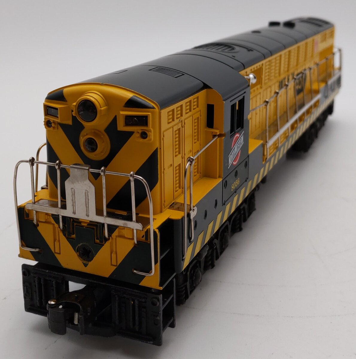 Lionel 6-8056 O Gauge Chicago & Northwestern FM Diesel Locomotive #8056 EX/Box