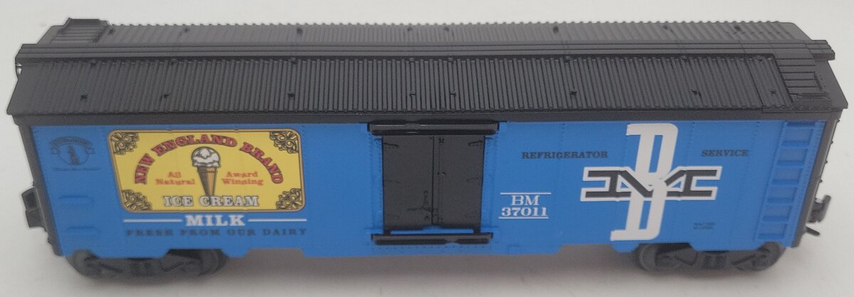 Lionel 6-37011 O Gauge B&M Milk Car with Platform EX/Box