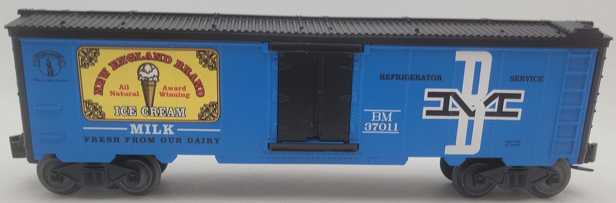 Lionel 6-37011 O Gauge B&M Milk Car with Platform EX/Box