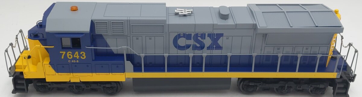 Lionel 6-18215 O Gauge CSX Dash 8 Diesel Engine #7643 EX/Box
