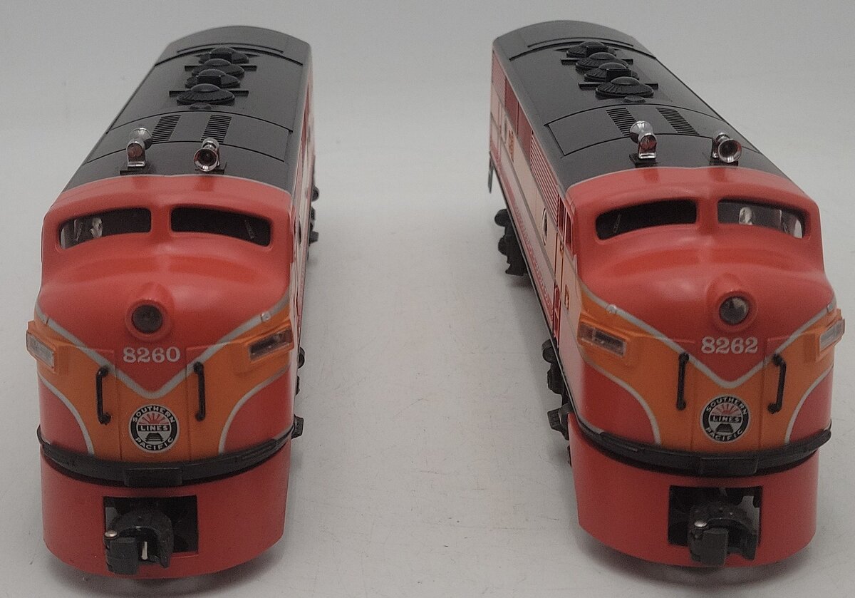 Lionel 6-8260 O Gauge Southern Pacific F3 AA Diesel Locomotive Set #8260/8262 EX/Box