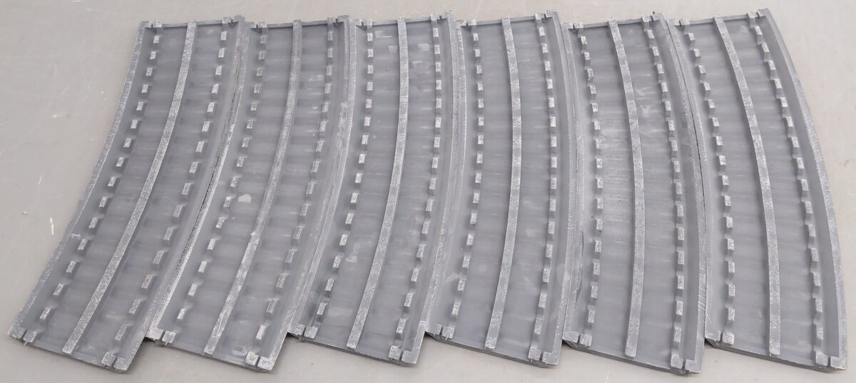 LGB 61600 G Scale Curved Track Roadbed - R3 - 2/3 (6) EX/Box