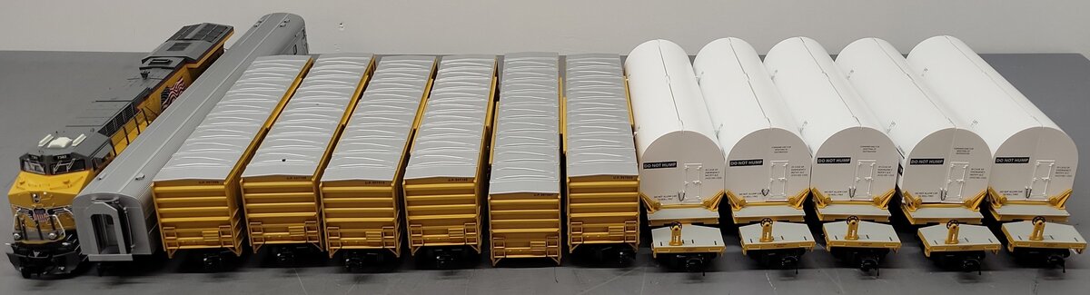 Lionel 2222020 O Gauge Union Pacific Rocket Booster Train Set w/Legacy EX/Box