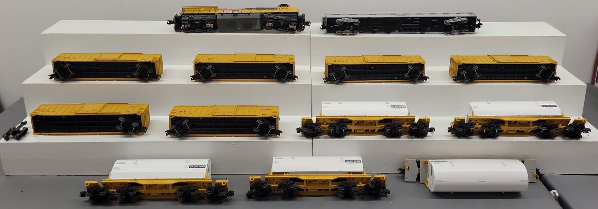 Lionel 2222020 O Gauge Union Pacific Rocket Booster Train Set w/Legacy EX/Box