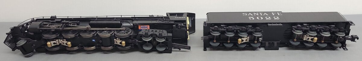 Lionel 2231142 O Gauge Santa Fe Legacy 2-10-4 Steam Locomotive & Tender #5022 EX/Box