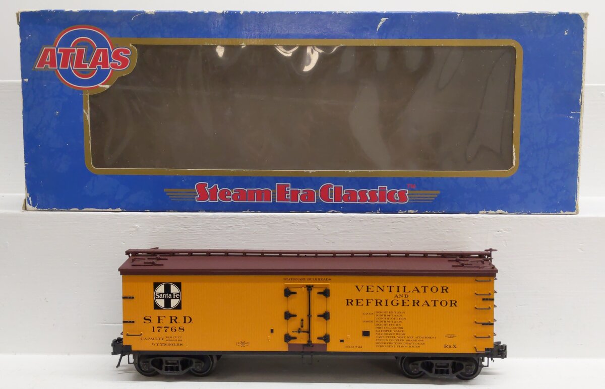 Atlas 6702-2 O Gauge 3-Rail Santa Fe 40' Wood Refrigerator Car #17768 LN/Box