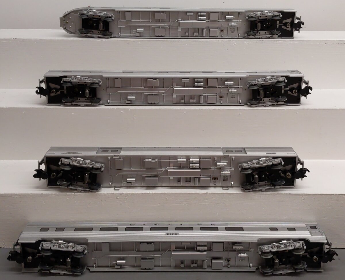 Lionel 1927010 O Gauge Santa Fe 21" Passenger Cars (Set of 4) EX/Box