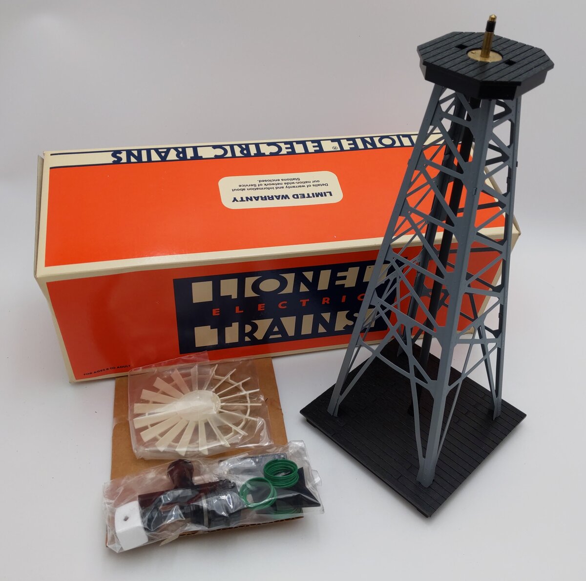 Lionel 6-12889 O Gauge Operating Windmill LN/Box