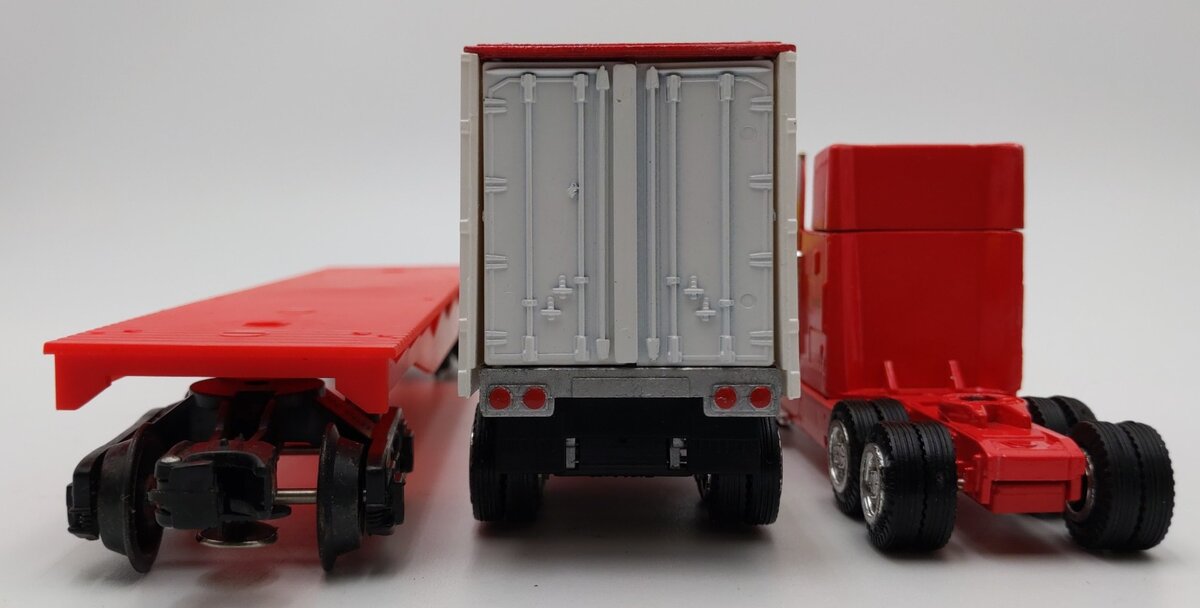 K-Line K-665601 O Ringling Bros.Tractor Trailer w/Flatcar EX/Box