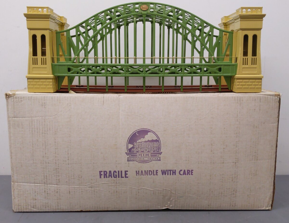 MTH 30-9021 O Hell Gate Bridge Cream & Green EX