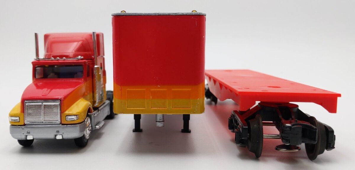 K-Line K-665602 O Gauge Ringling Bros. Flatcar w/ King Tusk Trailer EX/Box