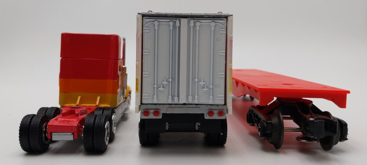 K-Line K-665602 O Gauge Ringling Bros. Flatcar w/ King Tusk Trailer EX/Box