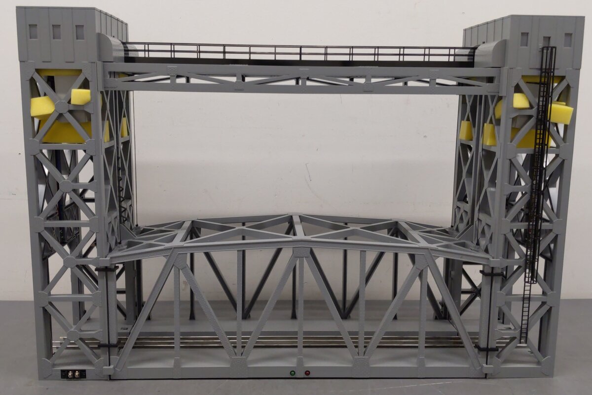 Lionel 6-12782 Operating Lift Bridge with Bell & Lights EX/Box