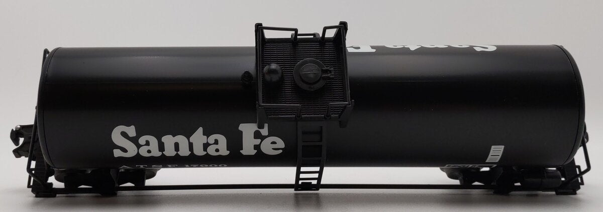 Lionel 6-17900 O Gauge Santa Fe Unibody Single Dome Tank Car #17900 LN/Box