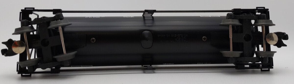 Lionel 6-17900 O Gauge Santa Fe Unibody Single Dome Tank Car #17900 LN/Box