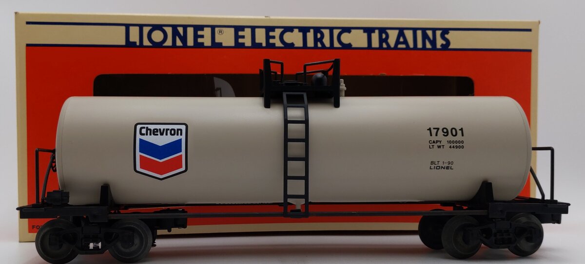 Lionel 6-17901 O Gauge Chevron Uni-body Tank Car LN/Box
