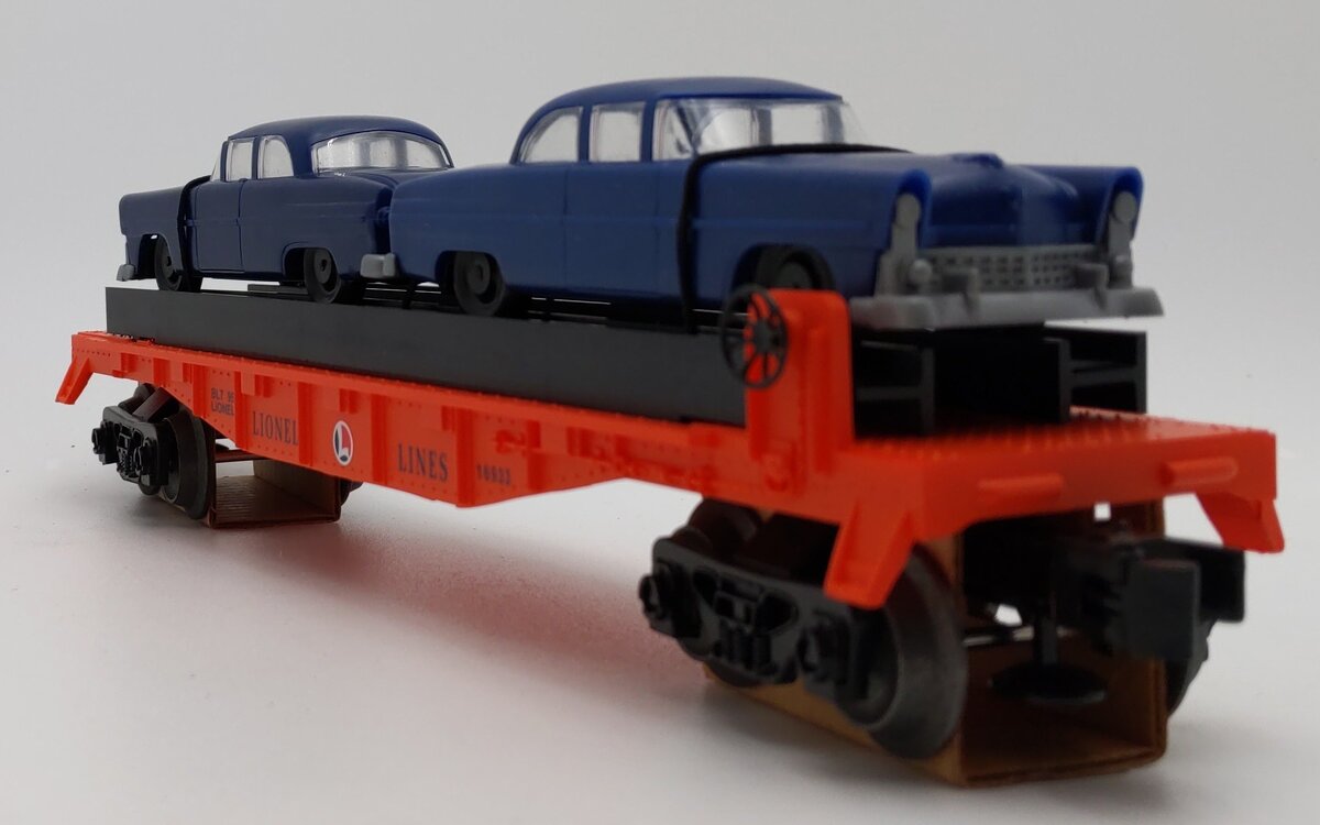Lionel 6-16933 O Gauge Lionel Lines Flatcar with 2 Automobiles LN/Box