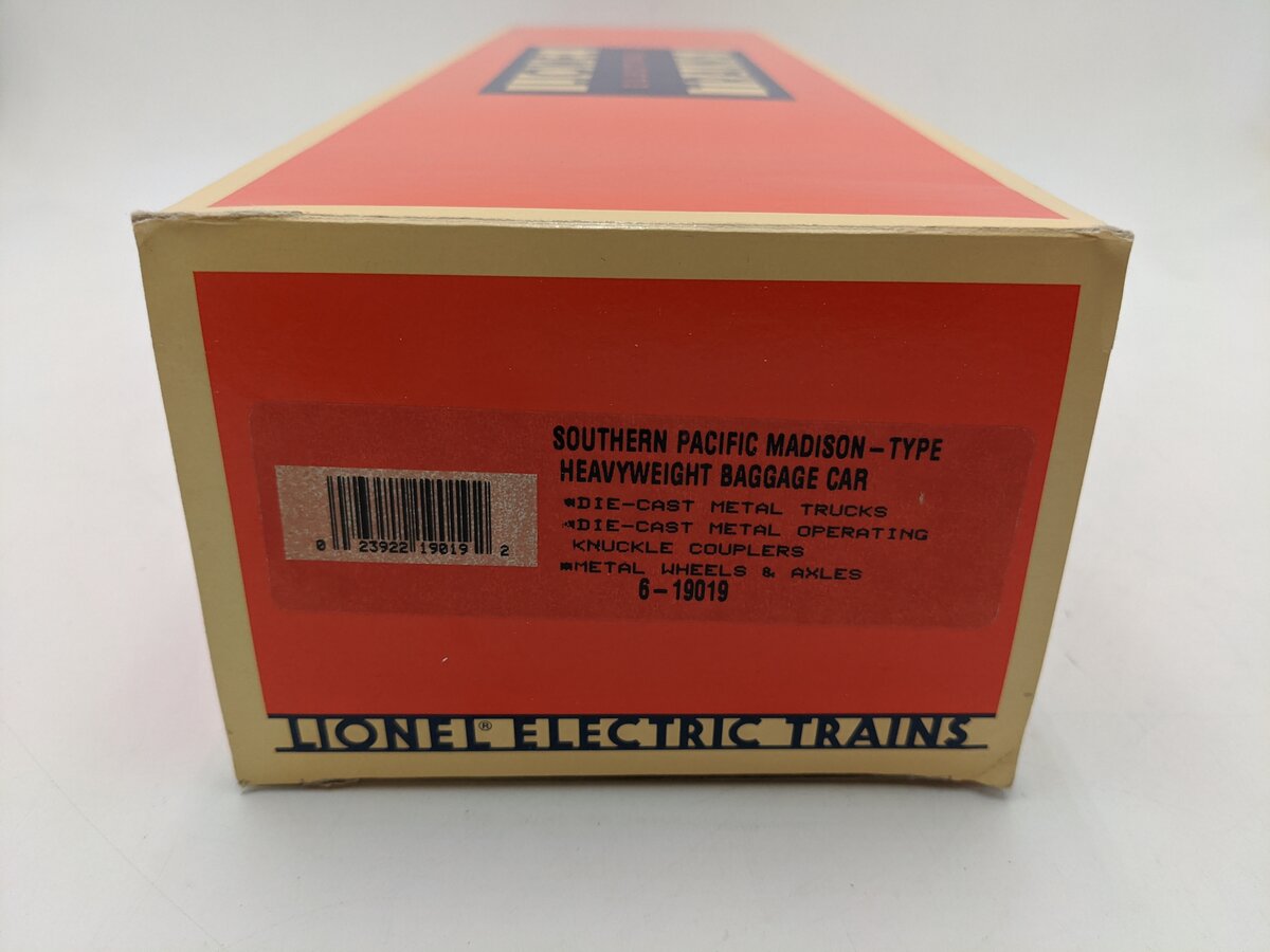 Lionel 6-19019 O Gauge Southern Pacific Madison Heavyweight Baggage Car EX/Box