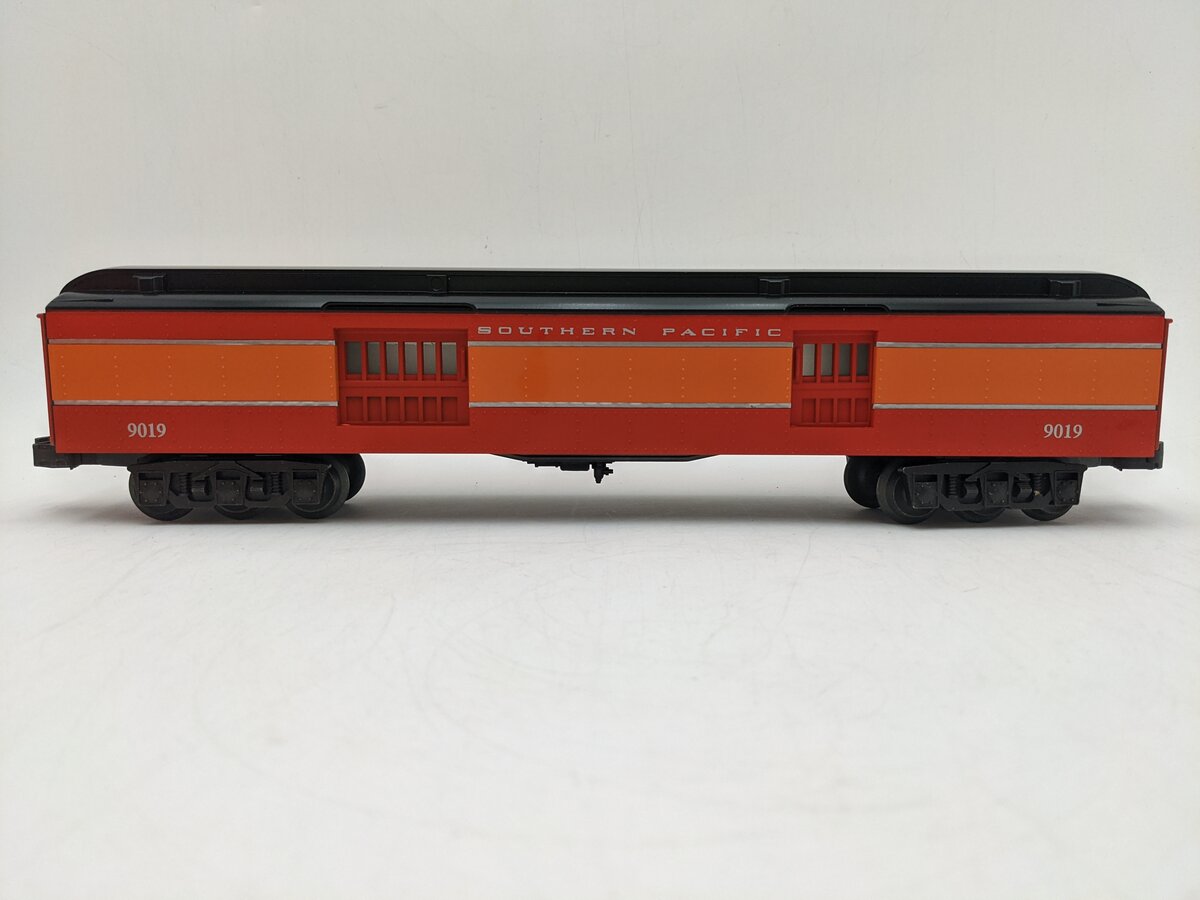Lionel 6-19019 O Gauge Southern Pacific Madison Heavyweight Baggage Car EX/Box