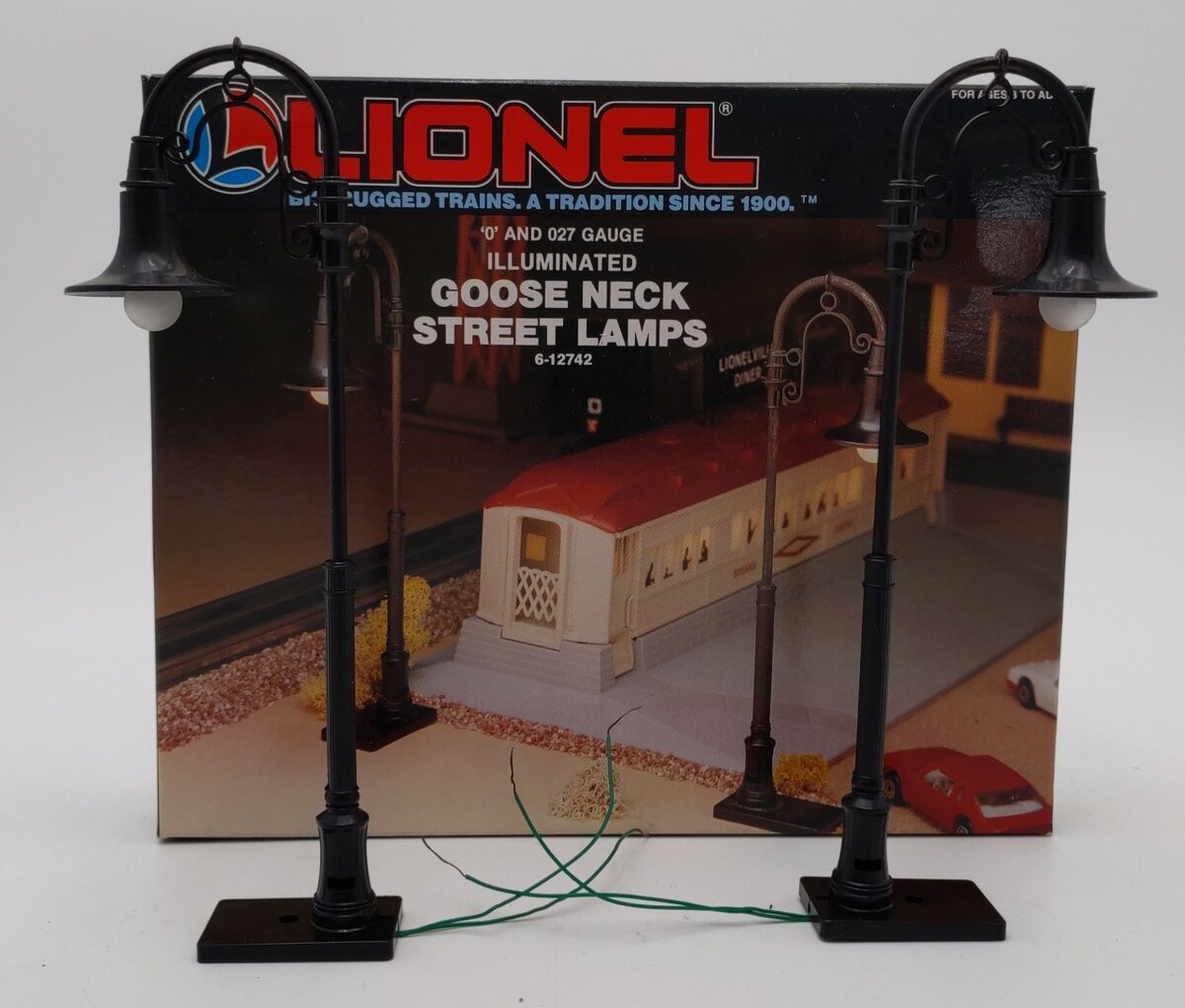Lionel 6-12742 O And O27 Scale Illuminated Goose Neck Street Lamps (Set of 2) NIB