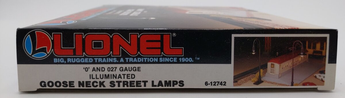 Lionel 6-12742 O And O27 Scale Illuminated Goose Neck Street Lamps (Set of 2) NIB