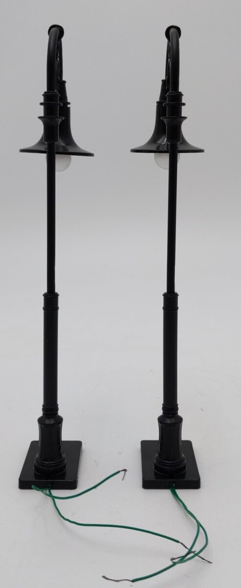 Lionel 6-12742 O And O27 Scale Illuminated Goose Neck Street Lamps (Set of 2) NIB