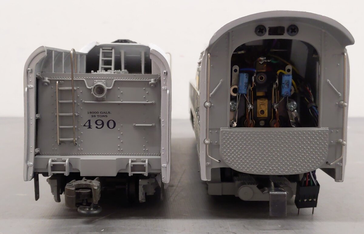 Lionel 6-18043 O Gauge C&O Streamlined Hudson Locomotive & Tender with RSII #490 EX/Box