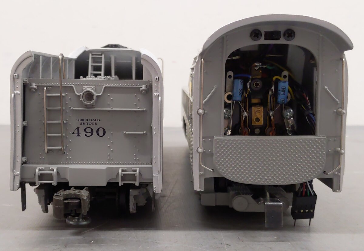 Lionel 6-18043 O Gauge C&O Streamlined Hudson Locomotive & Tender with RSII #490 EX/Box