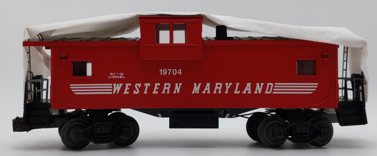 Lionel 6-19704 O Gauge Western Maryland Extended Vision Caboose w/Smoke LN/Box